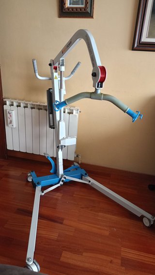 Grúa eléctrica TecniMoem Powerlift 135 + arneses