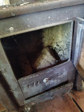 Estufa de leña de hierro