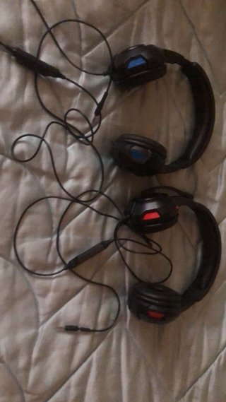 Vendo pack de dos auriculares gaming ajustables