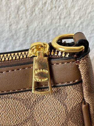 Bolso Cöach Marrón y Dorado