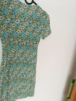 Vestido Stradivarius flores