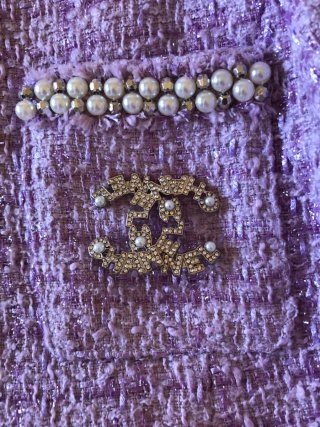 Chaqueta Chanel Perlas y Broche