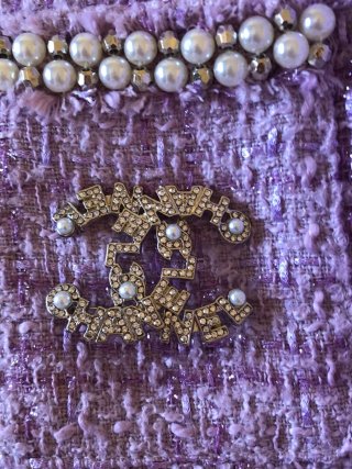 Chaqueta Chanel Perlas y Broche