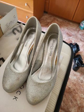 Zapatos de tacón plateados talla 36