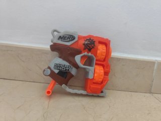 Lote de pistolas Nerf Elite y Diana