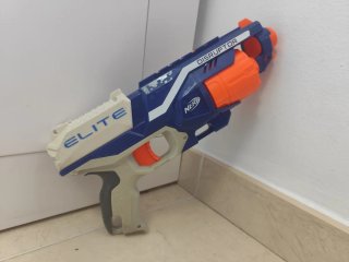 Lote de pistolas Nerf Elite y Diana