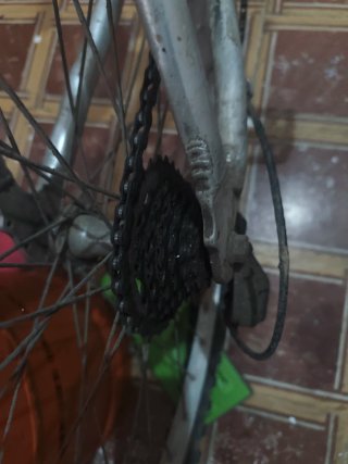 Bicicleta con cambios y timbre