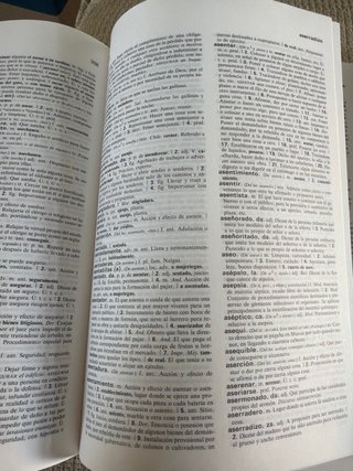 Diccionario de la lengua espanola. Tomo 1