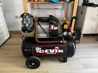 Compresor de aire Cevik Pro 3HP de 50 litros