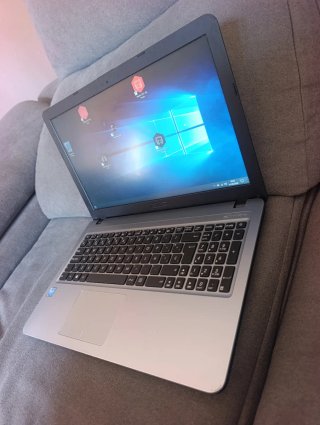 Portátil ASUS VivoBook R540M 15.6 Intel 4GB