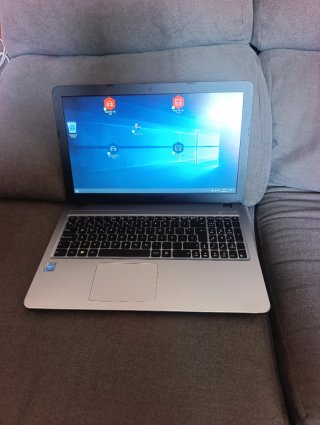 Portátil ASUS VivoBook R540M 15.6 Intel 4GB
