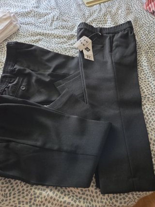 Uniforme pantalon Talla 2-3. Lote 10€ los 3
