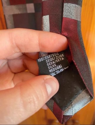 Cravatta C&A seta bordeaux motivo geometrico