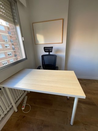 Mesa y Silla de Oficina