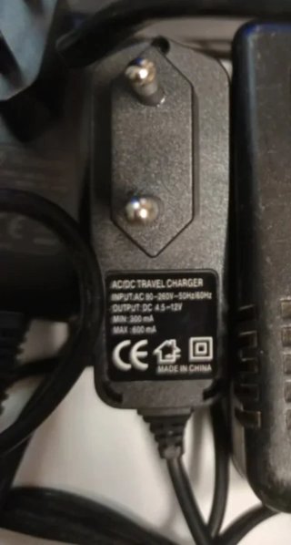 16 Cargadores AC-DC 1€ por separado