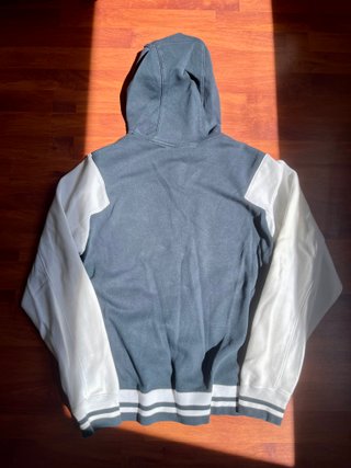 Chaqueta Varsity Jordan Azul y Blanca