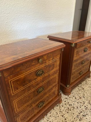 Cómoda de madera con 7 cajones y 2 mesillas
