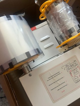 Selladora de vasos automática