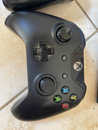 Xbox One S bianca con 2 controller