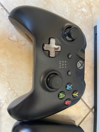 Xbox One S bianca con 2 controller