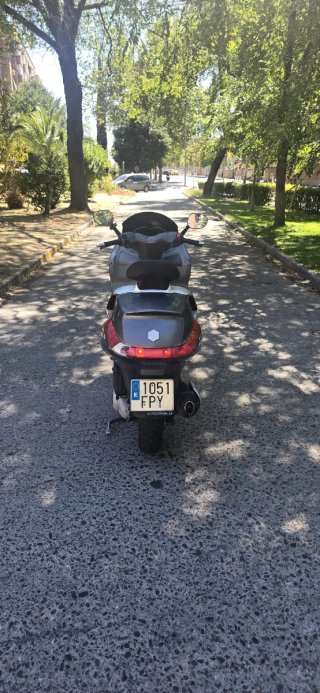 Piaggio X8 gris