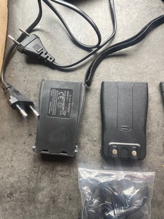 2 Walkie Talkies Baofeng + Accesorios