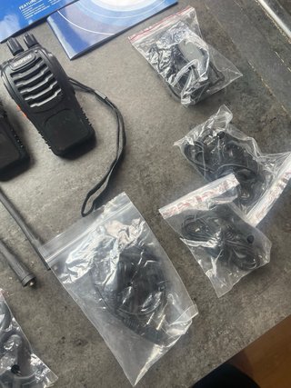 2 Walkie Talkies Baofeng + Accesorios