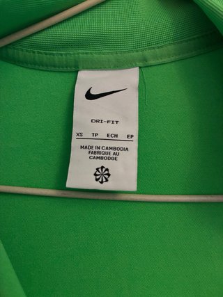 Chaqueta Nike Verde, camiseta valencia, botas