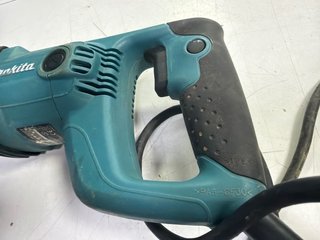 Sierra Sable Makita JR3050T