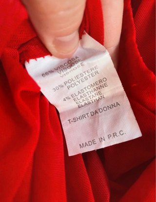 Top rosso paillettes scollato collo