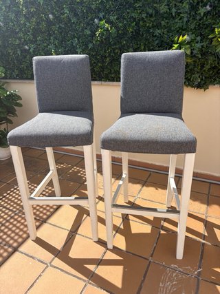 2 Taburetes Altos Madera Acolchados