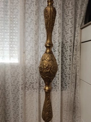 Lámpara de pie de bronce vintage