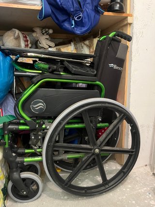 Silla de ruedas verde alumino breeze plegalbe y