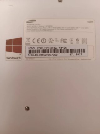 Samsung Portátil Blanco y rojo. I5
