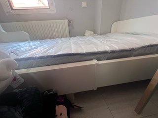Cama infantil con colchón