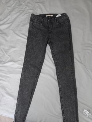 Pantalones Levi's grises desgastados