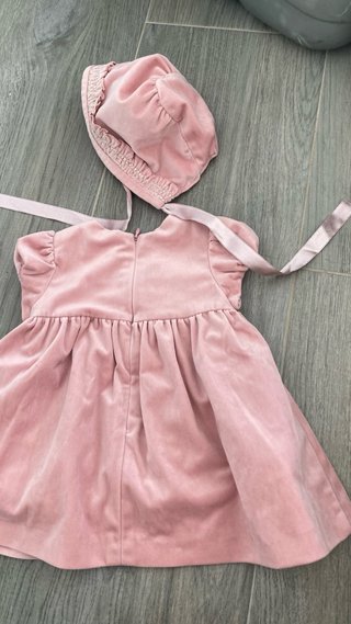 Conjunto bebé vestido y capota rosa
