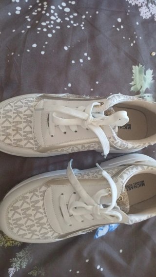 Zapatillas Michael Kors Blancas y Doradas