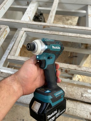 Atornillador de impacto Makita 18V (Modelo DTD171)