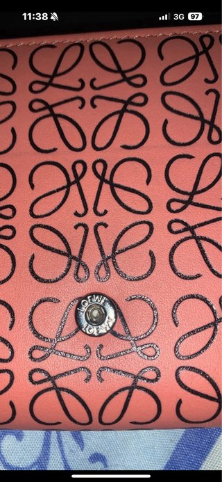 Cartera Loewe Negra y Rosa