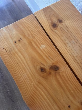 Mesa de comedor de madera de pino
