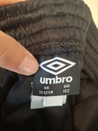 Pantalones Umbro negros niño/a 140cm