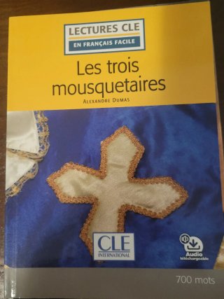 Libro lectura en francés. Les trois mousquetaires