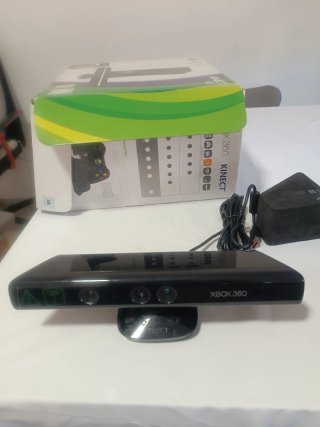 Xbox 360 4GB Kinect + 7 Juegos + 2 mandos