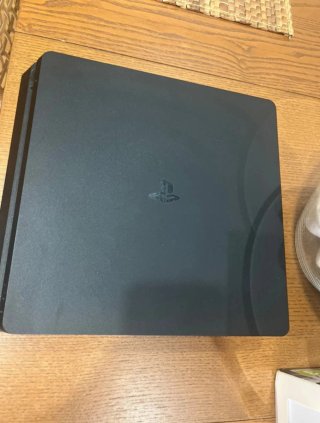 PS4 (PlayStation 4) 1TB FIFA 18 Bundle