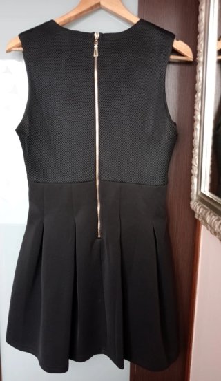 Vestido negro fiesta con detalles de malla