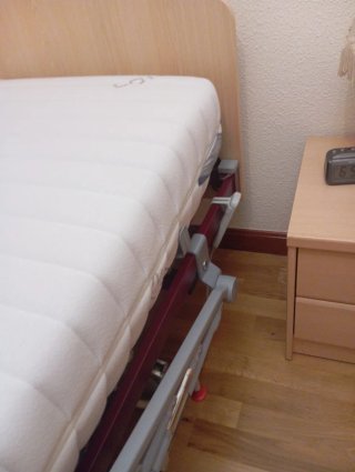 Cama geriátrica CON colchón antiescaras