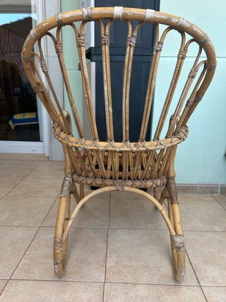 Set di 4 poltrone in rattan e tavolino in cristallo