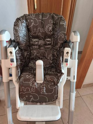 Trona bebé marca Peg-Perego