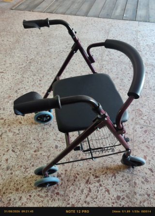 Andador 4 ruedas MOBICLINIC